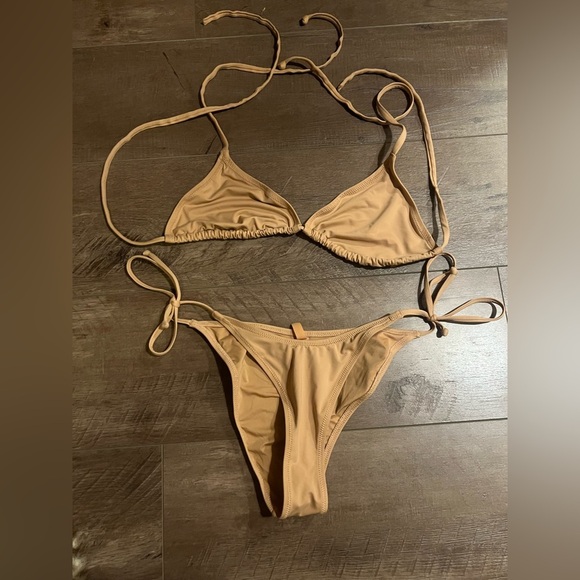 SKIMS Classic Tan Bikini Set - Picture 2 of 6